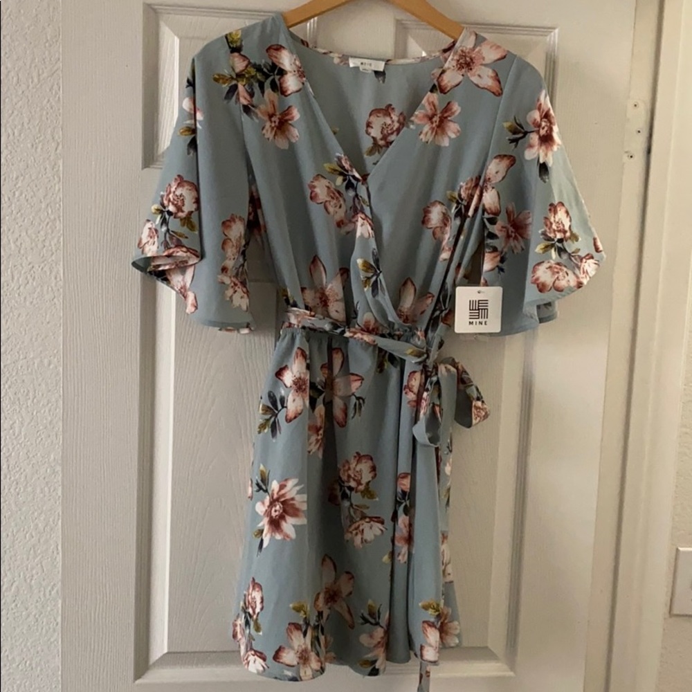 Cute Summer dress never worn. Tags still on